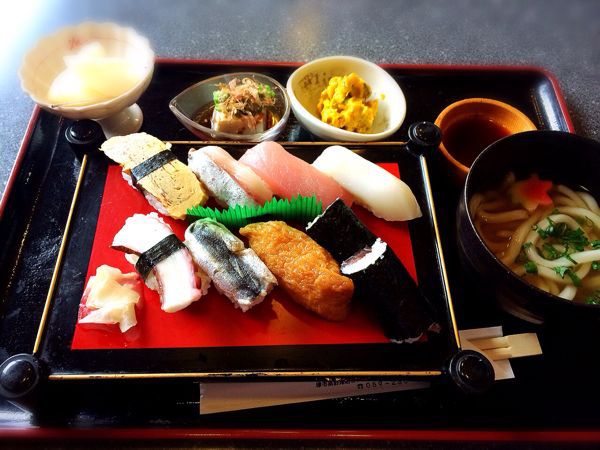 すしダイニング志代_e0292546_884757.jpg