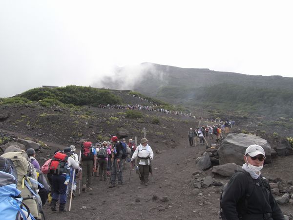 富士山へ再挑戦（2010）　その１_f0006510_13133191.jpg