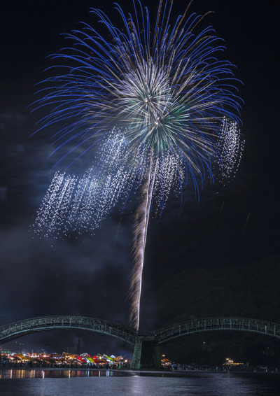 錦帯橋の花火大会_d0163550_2351729.jpg