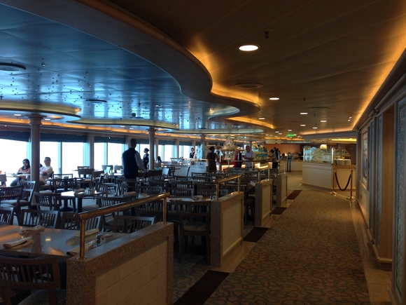 レストラン紹介「HorizonCourt（ホライゾンコート）」：ダイヤモンドプリンセス乗船記11_f0054556_1281561.jpg