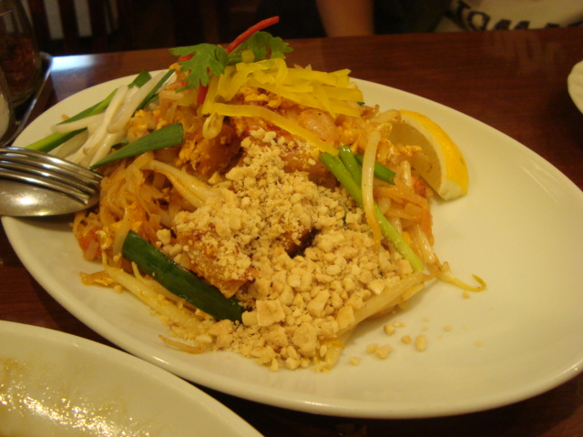 六本木「タイ料理 バンコクレストラン」へ行く。_f0232060_1621199.jpg