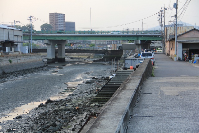 船越4丁目・的場川河口から船越橋まで歩く_b0095061_9265863.jpg