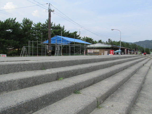 花火浴場と化した海水浴場　９月１日（月）　くもり_f0341616_07145437.jpg