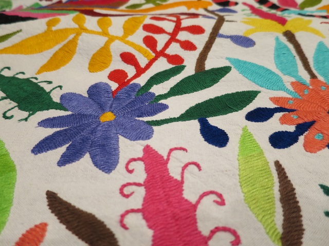 メキシコの刺繍 オトミ刺繍 テナンゴ刺繍 : メキシコ雑貨