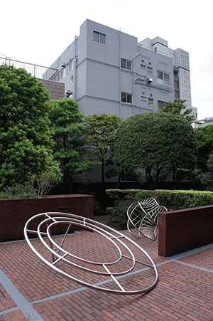 村松俊夫展 重力の器-Geometric Gravity-が開催中です。_f0171840_16312152.jpg