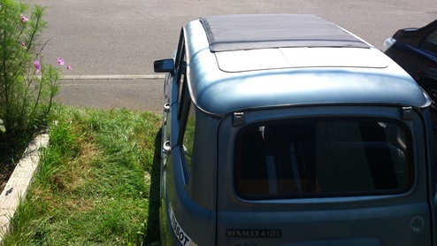 【日曜参観と突然な不調!!renault 4!!】_e0255945_232852100.jpg