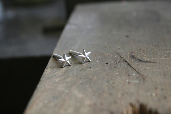 星のピアス_b0220167_22385685.jpg