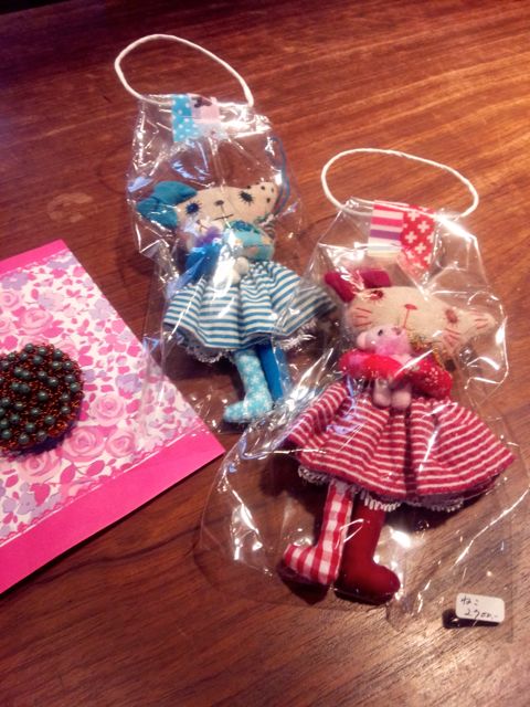 手塚ヒロ子作品展『DOLL&BAG&TREE』始まりました！_e0031673_20394589.jpg