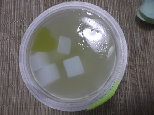 食後の0kcalゼリー マスカット味_f0076001_2154227.jpg