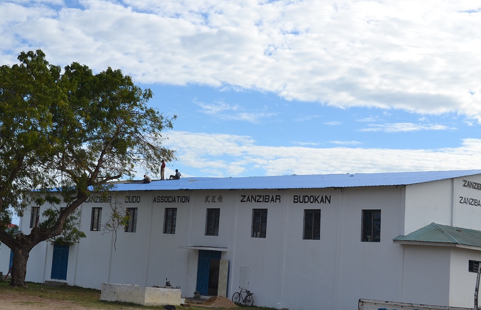 Maintenance of Zanzibar Budokan～ザンジバル武道館メンテナンス_a0088841_15234373.jpg