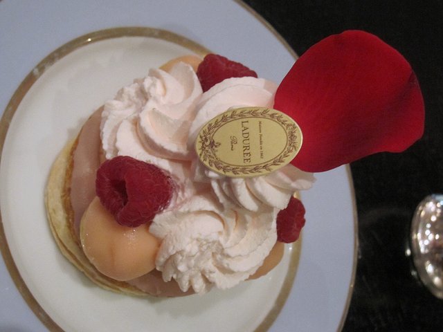 ラデュレ日本橋店9月28日閉店@サントレノローズフランボワーズ_b0167979_2019974.jpg