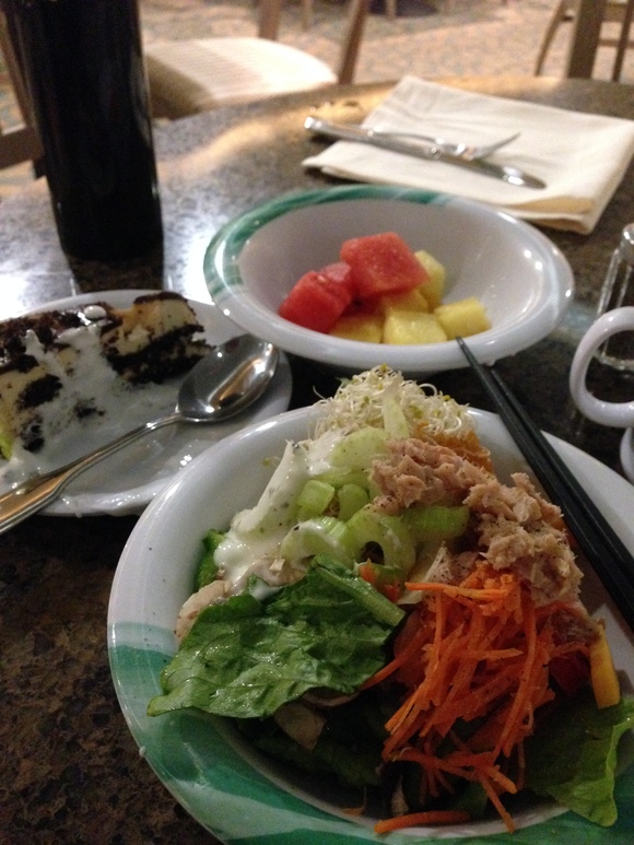 5日目ロシア寄港日に食べた物。体内時計が狂ってるぞ。：ダイヤモンドプリンセス乗船記17_f0054556_11571312.jpg