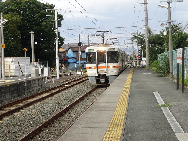 いざ西へ37　小坂井駅_d0183387_23364333.jpg