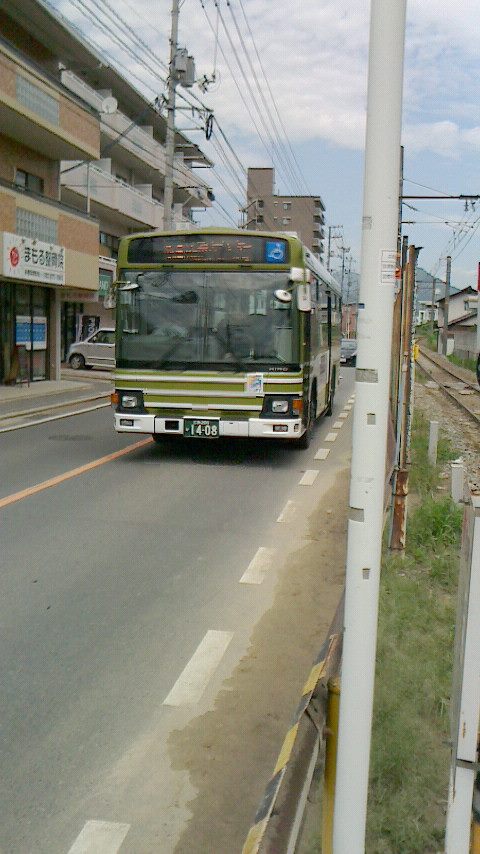 交通復旧も土砂との苦闘続く八木小学校区【広島土砂災害】_e0094315_21125200.jpg