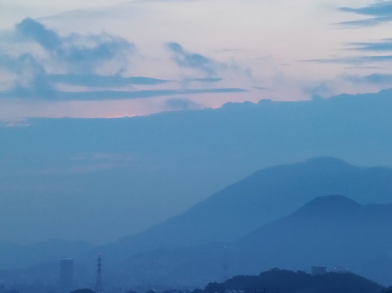 肌寒い「ファーム」で。_a0125419_06311894.jpg
