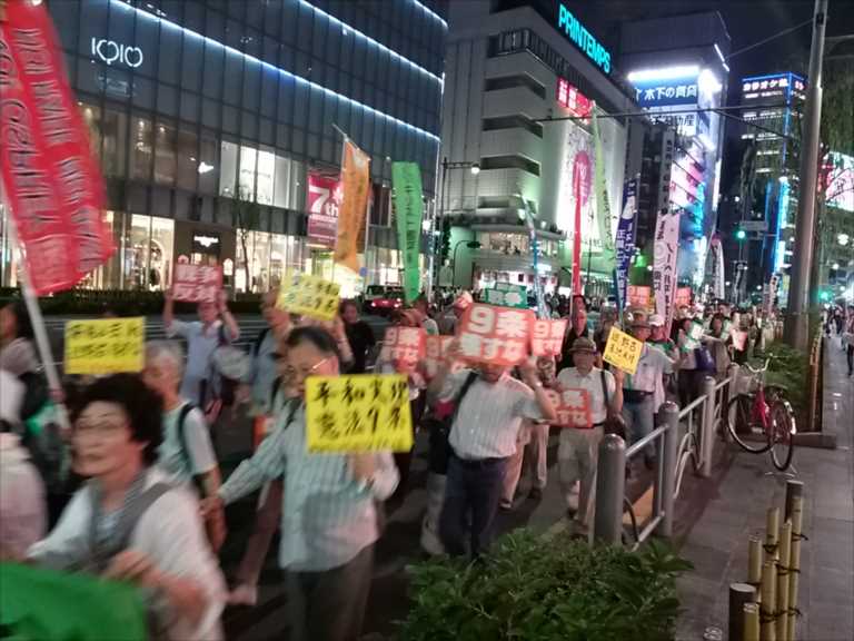 「戦争させない」日比谷野外音楽堂周辺・銀座デモに5500人_c0024539_02131100.jpg