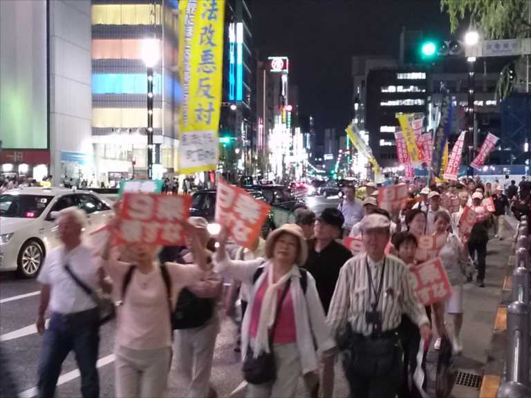 「戦争させない」日比谷野外音楽堂周辺・銀座デモに5500人_c0024539_0213269.jpg
