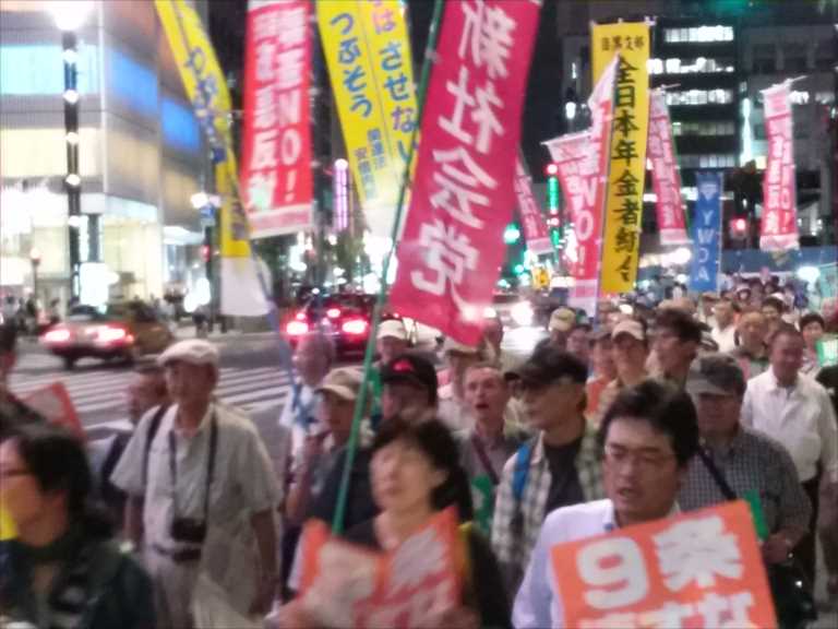 「戦争させない」日比谷野外音楽堂周辺・銀座デモに5500人_c0024539_0213322.jpg