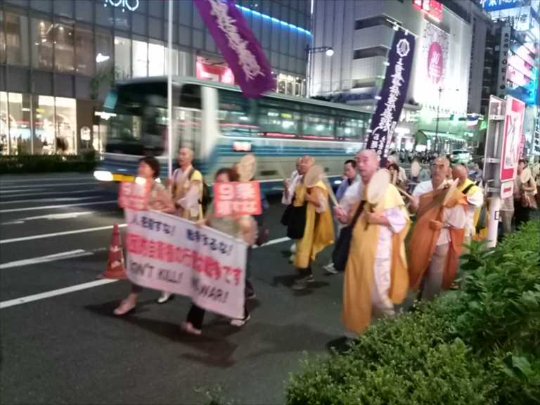 「戦争させない」日比谷野外音楽堂周辺・銀座デモに5500人_c0024539_021620.jpg