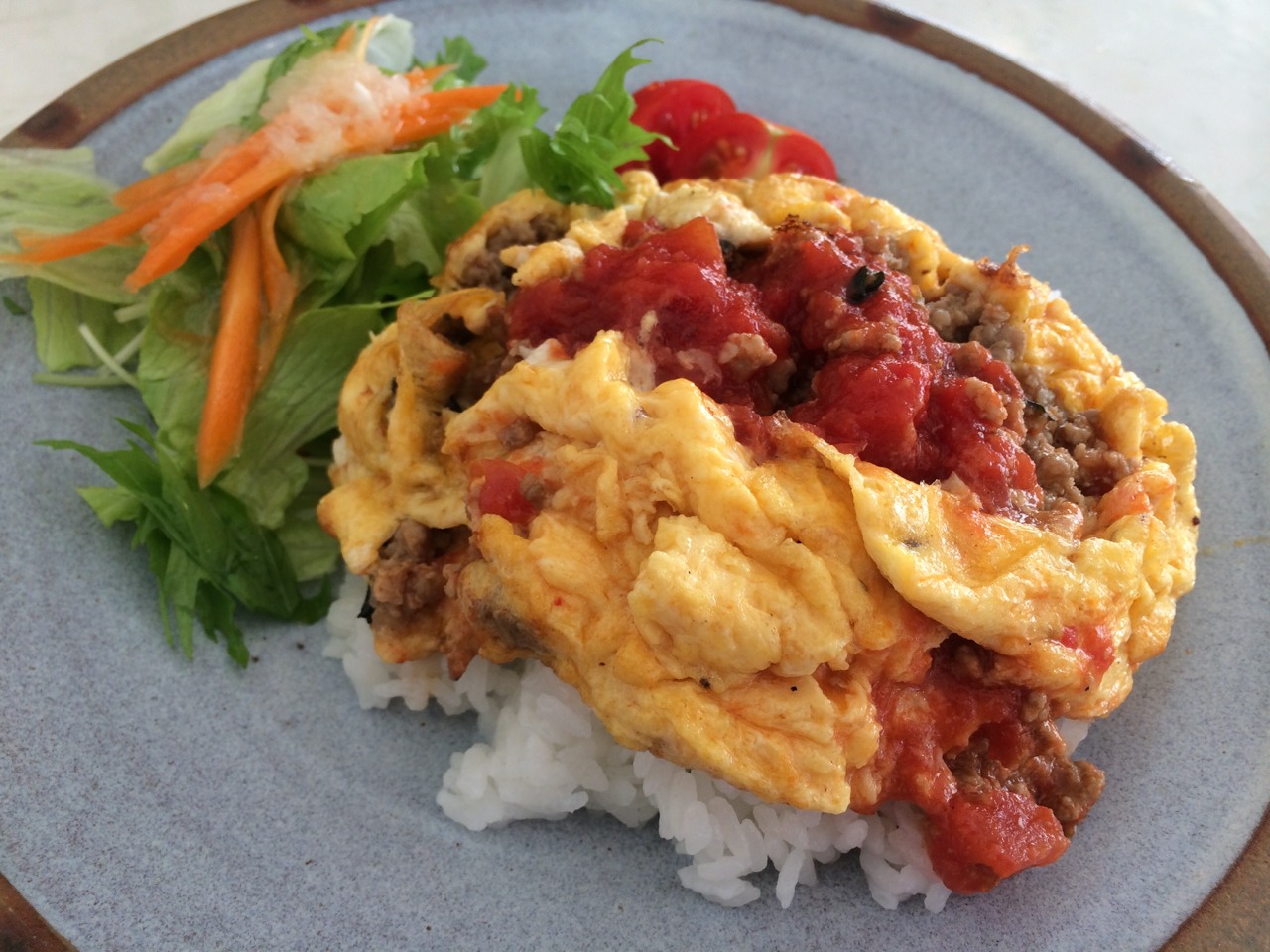 食堂 カルン でランチ_e0115904_22512841.jpg