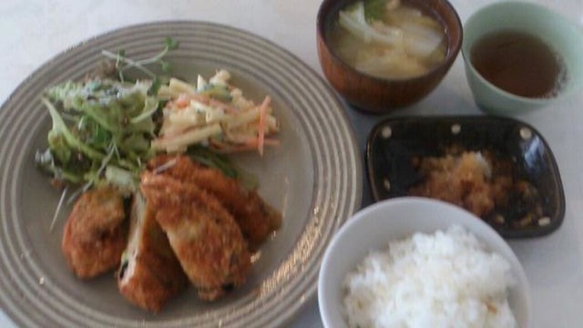 食堂 カルン でランチ_e0115904_23163017.jpg