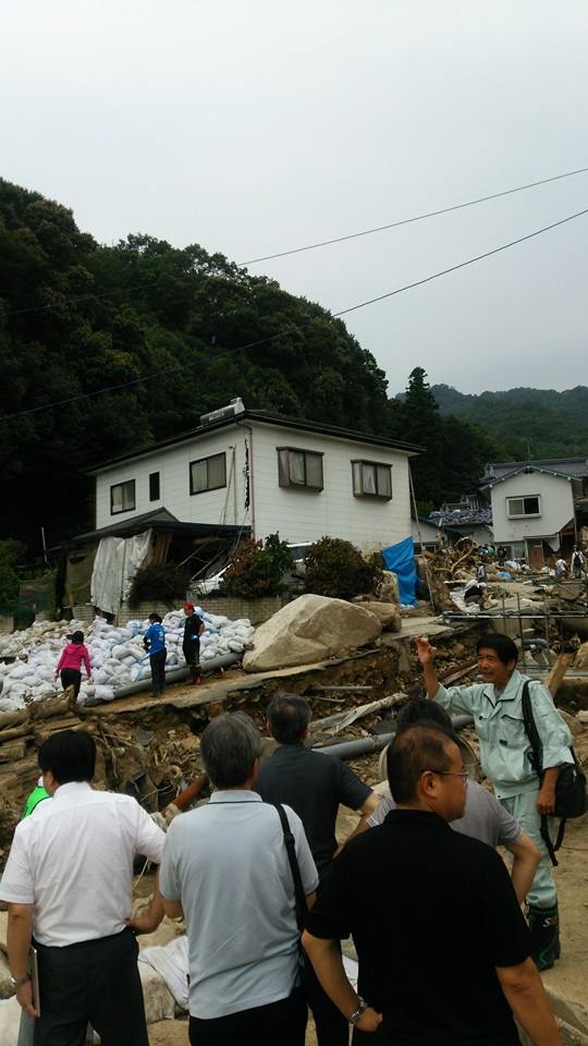 つくだ守生さんからの報告 緑井8丁目の土石流現場の今/ボランティアの炊き出しで食生活改善_e0094315_17304082.jpg