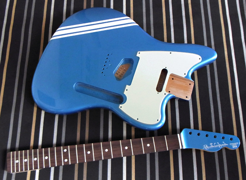 「Brilliant Sky MetallicのPsychocaster」の塗装が完了!_e0053731_16142879.jpg