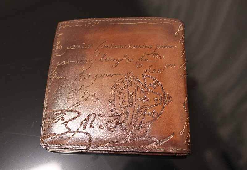 ベルルッティの財布 6ヶ月後_a0156848_23465473.jpg