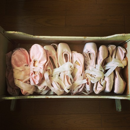 Kate\'s pointe shoes_b0183483_12351103.jpg