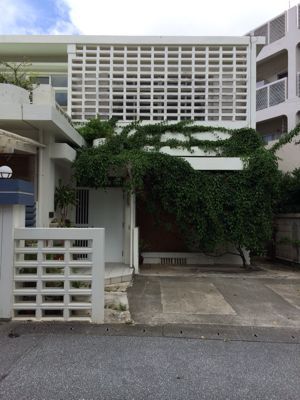 沖縄らしい住宅_b0014003_2323938.jpg