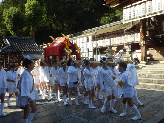 松尾大社八朔祭　おんな神輿_e0048413_18223296.jpg