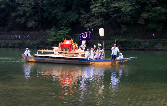 松尾大社八朔祭 おんな神輿_e0048413_18240380.jpg