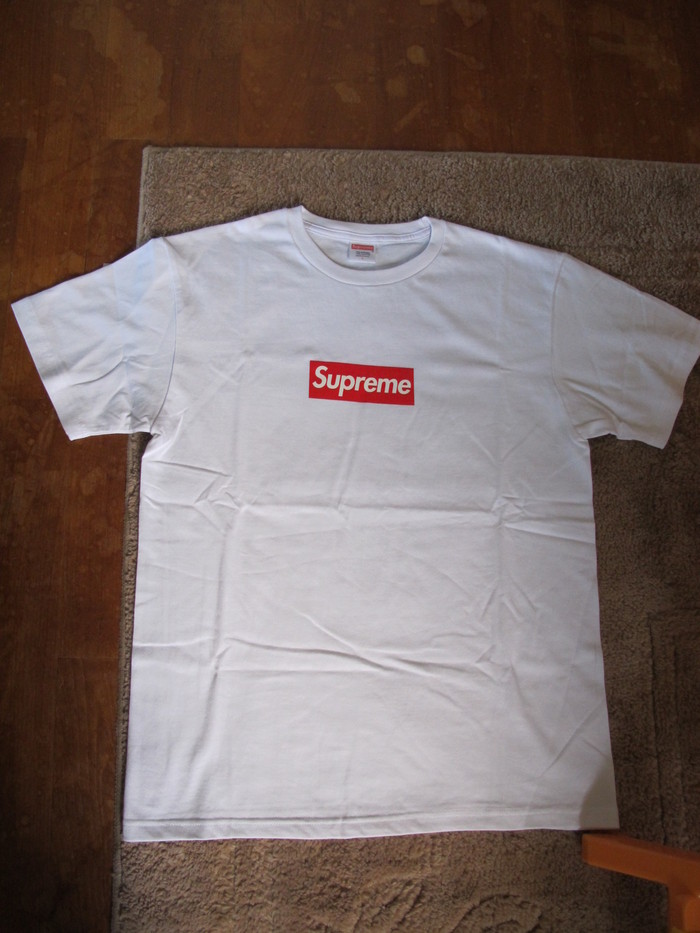 Supreme 偽物