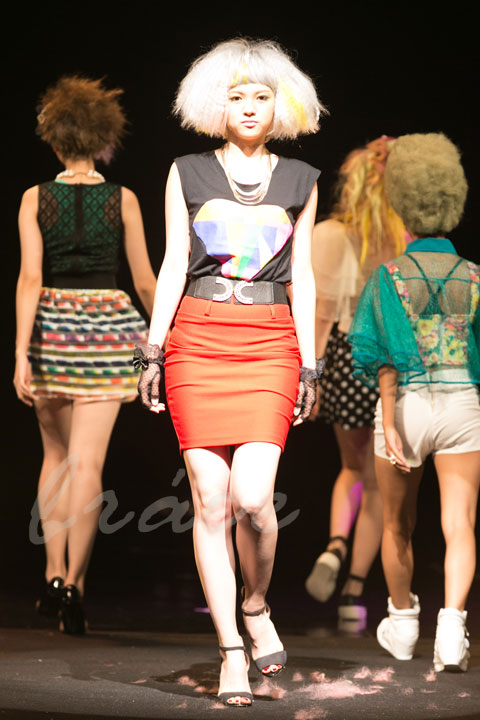 【EVENT】ヘアショー <STYLING COLLECTION S-feh KANSAI>braceの80\'s POP&ROCKなカラフルな世界観のステージを写真たっぷりでご紹介!_c0080367_12142358.jpg