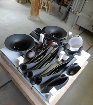 白い花器と黒い花器 (窯出し)_d0195183_22314245.jpg