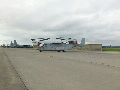 横田基地へ_c0207113_8485734.jpg