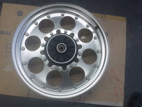 ホイール交換・・・GSX400F改 : moriyamaengineeringブログ ホイール交換・・・GSX400F改 : moriyamaengineeringブログ