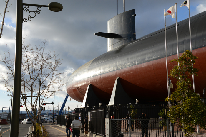 これぞ珍百景!町に巨大潜水艦~海上自衛隊呉史料館(てつのくじら館)_e0171573_20492483.jpg
