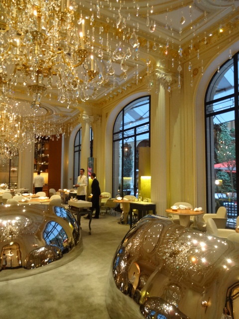 新アラン デュカス オ プラザ アテネ パリ８区 Nouveau Alain Ducasse Au Plaza Athenee Paris Gourmand パリのおいしい日々