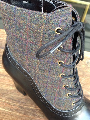 B.I.A.T.☆WOOL CHECK　LACE UP BOOTS☆_d0127394_1920478.jpg
