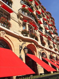 New! Hôtel Plaza Athénée - プラザアテネ、新しくなったバーとレストラン_a0231632_1429293.jpg