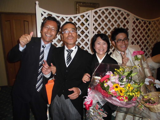 浜口君、黒川さん、結婚おめでとう！_e0255020_01885.jpg