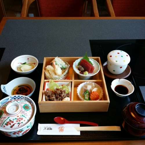 木曽路 松花堂弁当 Happiness Of Eating