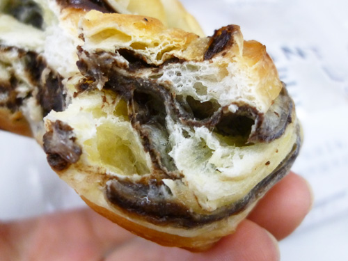 CROISSANT BAGEL CHOCO (クロワッサンベーグル チョコ)@サークルKサンクス_c0152767_1854474.jpg