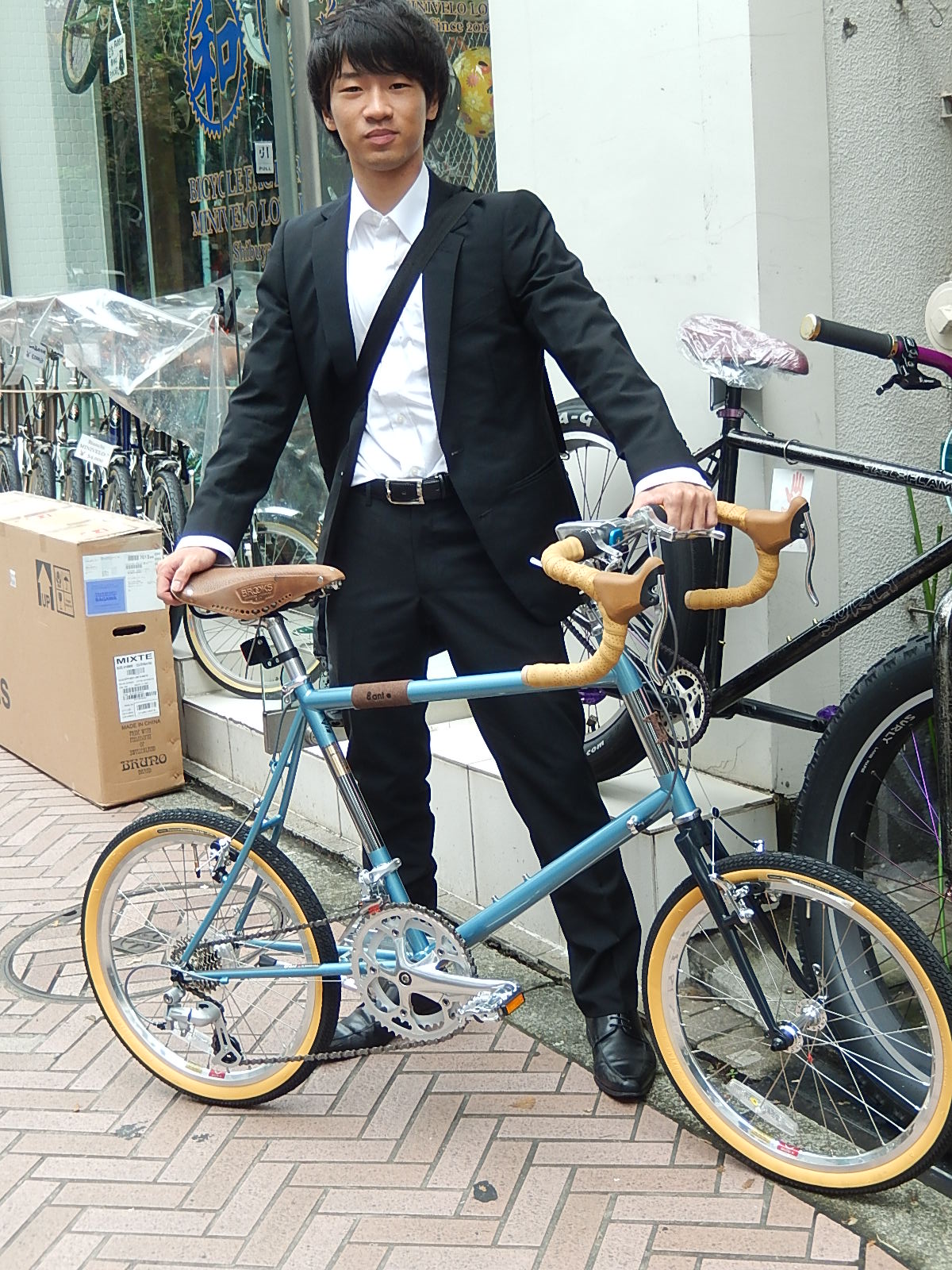 9月11日　渋谷　原宿　の自転車屋　FLAME bike前です_e0188759_1413219.jpg