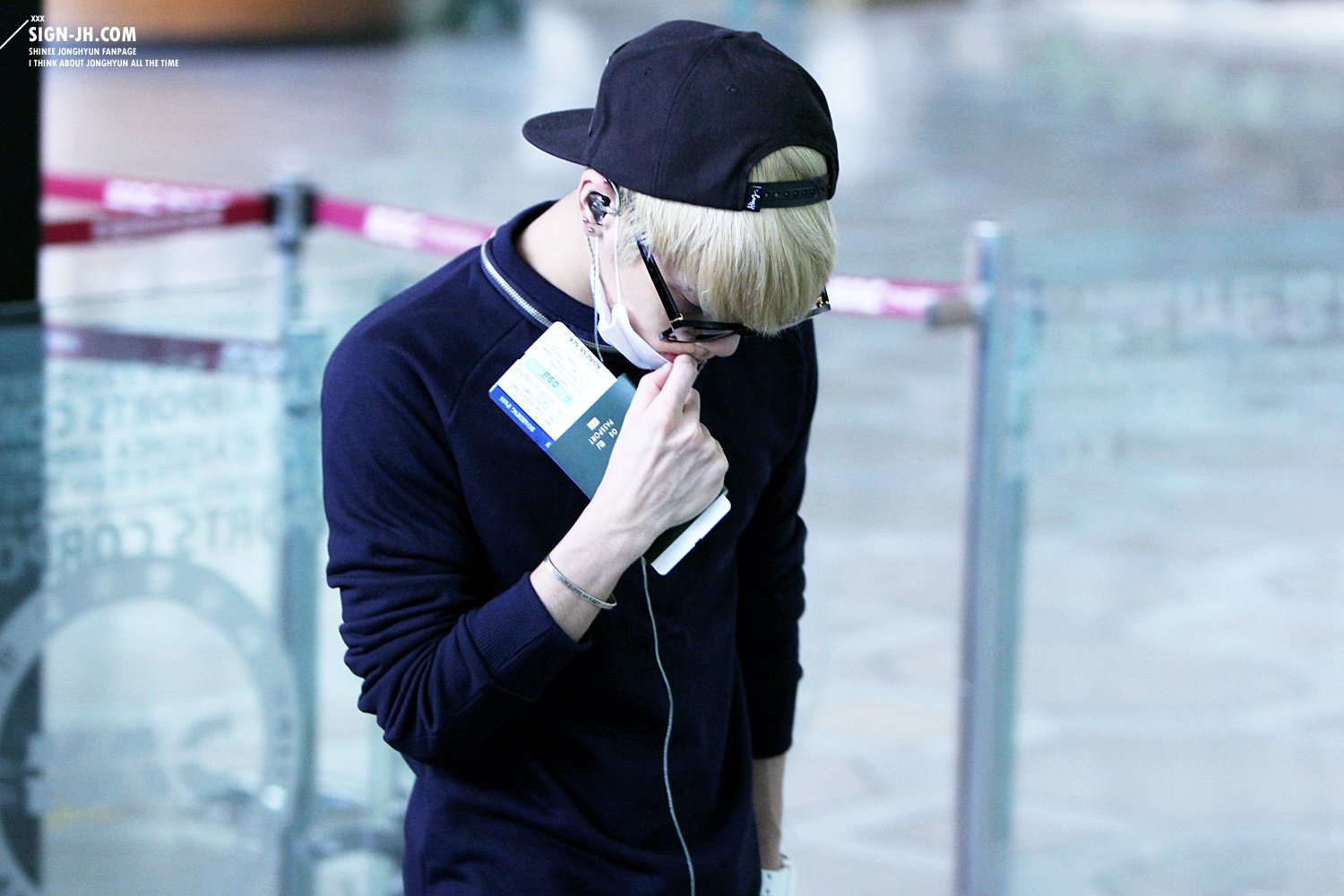 Jonghyun \' Gimpo Airport ③ \' // 140910_e0080563_7393120.jpg