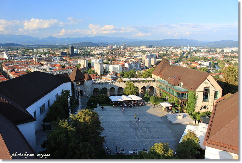 リュブリャナ城から旧市街を見渡そう♪@Ljubljanski grad_b0214764_19191571.jpg