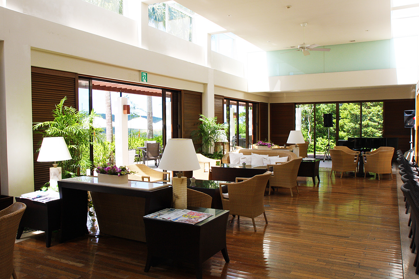 ヴァカンス2014沖縄レポ Vol.03~THE ATTA TERRACE プールと海とラウンジ編~_c0025895_23322270.jpg
