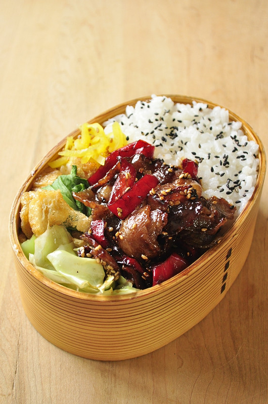 豚甘辛焼き弁当_b0171098_810309.jpg