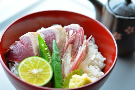 鰹のたたきの作り方 戻り鰹のたたき丼 Marikoの家ごはん